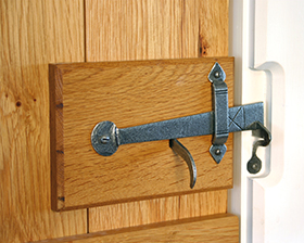 common latch door 1